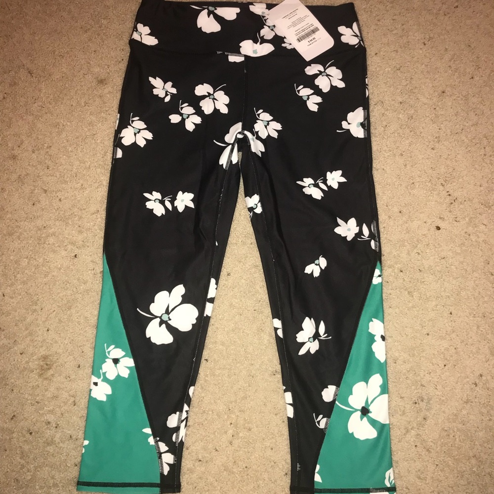 Fabletics cropped leggings! BRAND NEW